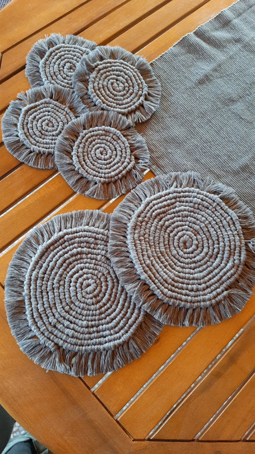 Souprava macramé podložek — foto 2