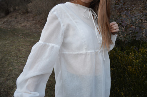Košile řasená bílá — foto 2