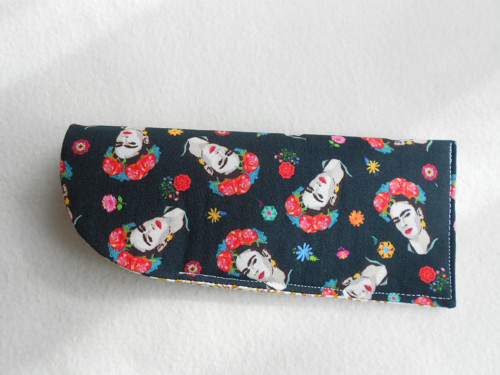 Obal na brýle - Frida na černé — foto 3