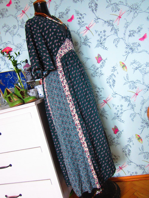 Šaty boho hippie lahvově zelené — foto 3