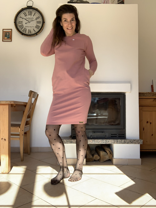 Nedbale elegantní šaty Ferrari — foto 2