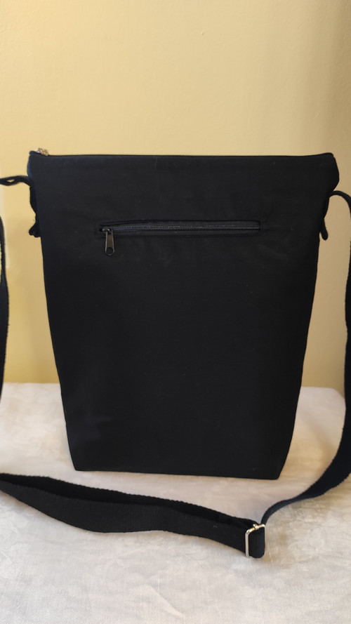 Crossbody Upírka — foto 3