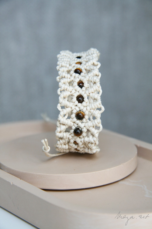 Béžový BOHO MACRAMÉ s tygřím okem II — foto 2