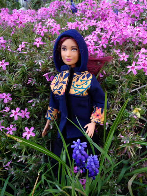Pro Barbii softshellová BUNDIČKA s kapucí — foto 3