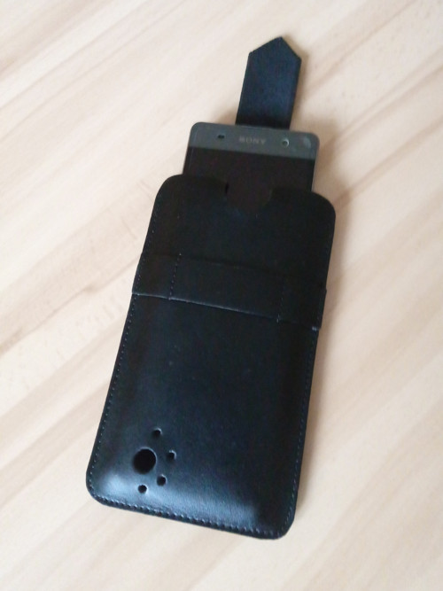 Černý kožený obal na mobil — foto 2