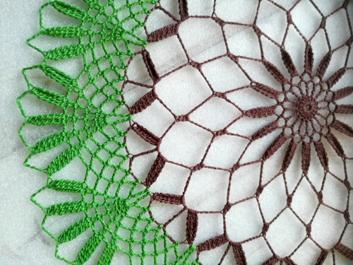 Krajka barevná - do kruhu 35 cm — foto 3