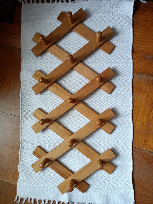 Věšák — foto 2