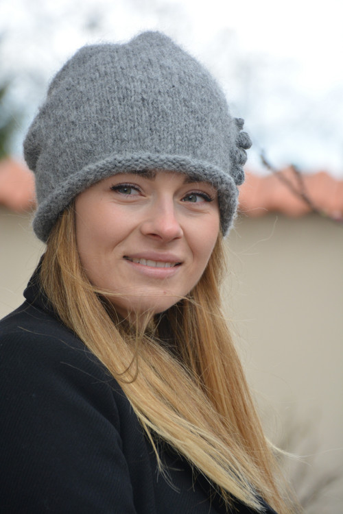 Čepice v šedé — foto 2