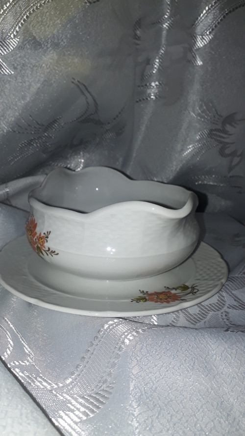 Starý porcelánový omáčník — foto 2