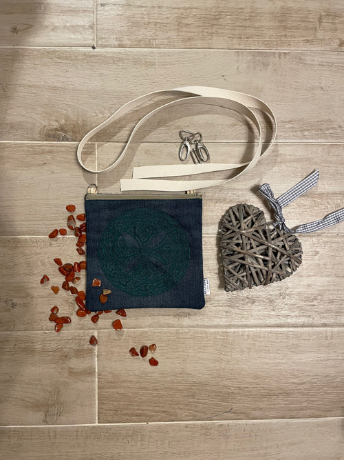 Crossbody kabelka s keltským křížem — foto 4