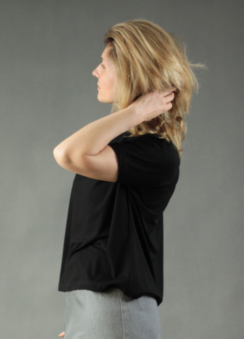 Triko volné černé — foto 3