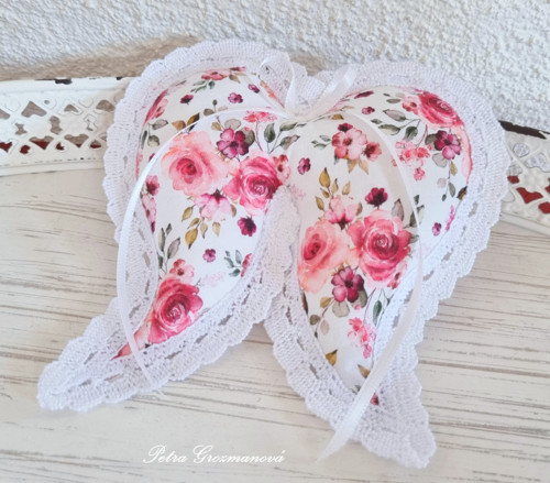 Běhoun s aplikací bílé krajky. — foto 4