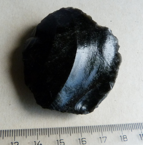 Obsidián černý surový - 5,6 cm — foto 4