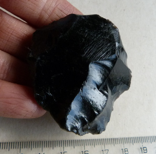 Obsidián černý surový - 5,6 cm — foto 2