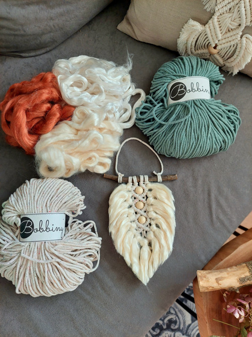 HEDVÁBNÉ macramé peříčko — foto 6