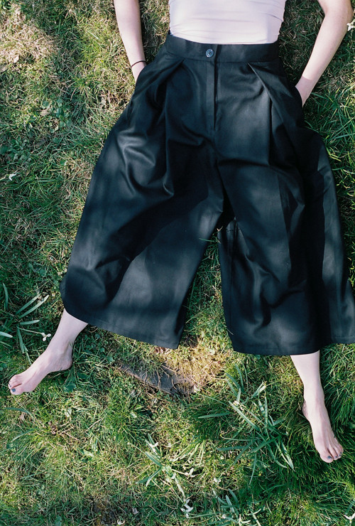 Kalhotová sukně černá — foto 2