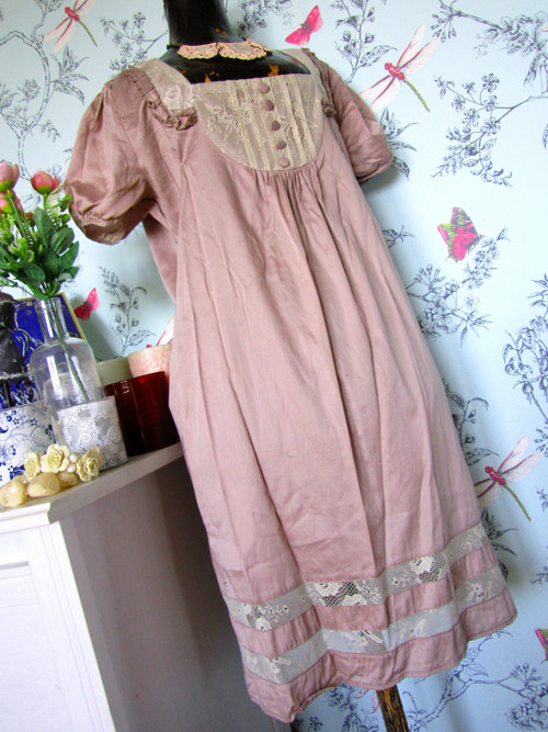 Šaty powder pink nostalgické — foto 4