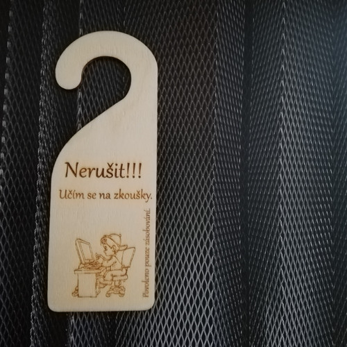 Visačka na dveře - Nerušit - učím se — foto 2