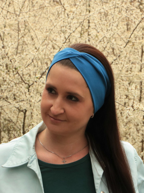 Prekrížená úpletová čelenka modrá — foto 2
