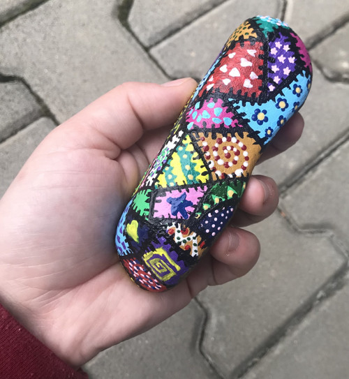 Malovaný kámen "malý patchwork" — foto 3