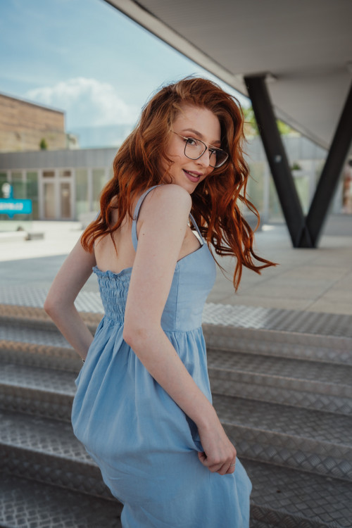 Šaty lněné blankytně modré - mini — foto 3