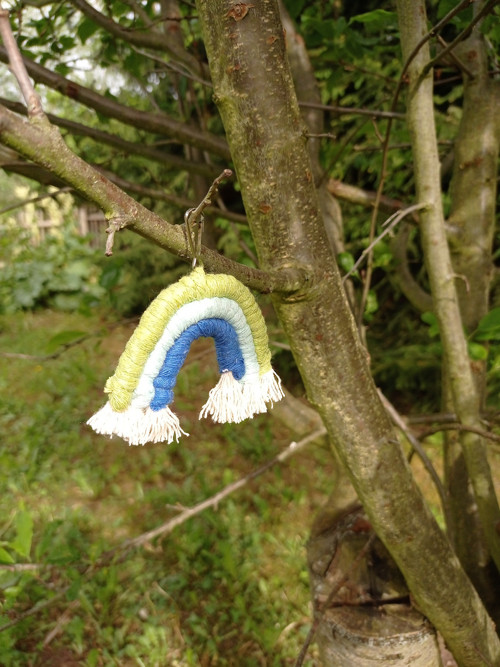 Přívěsek macramé duha - modrá — foto 3
