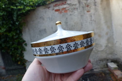 Černozlatě...porcelánová dóza, cukřenka — foto 2
