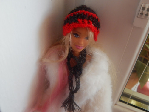 Barbie - čepice s bambulí — foto 6