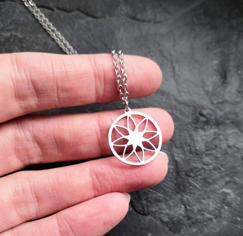 Ocelový náhrdelník*mandala*paprsky — foto 3