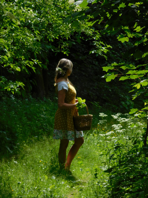 Sluneční :-) šaty úplet — foto 2