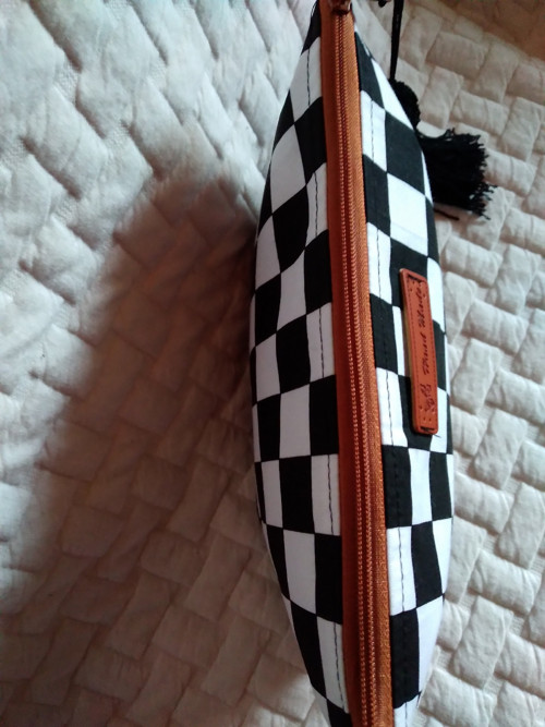 Taštička se střapcem 23x15cm — foto 3