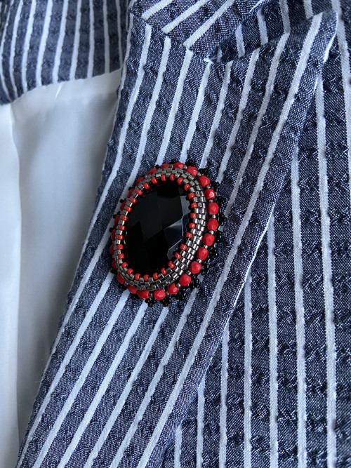 Brož s černým kamenem Onyx — foto 2