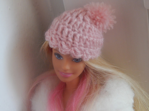 Barbie - čepice s bambulí — foto 2