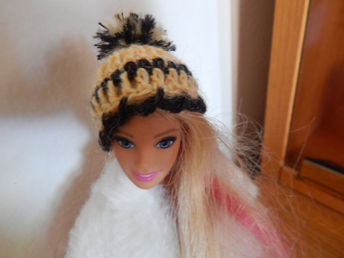 Barbie - čepice s bambulí — foto 4