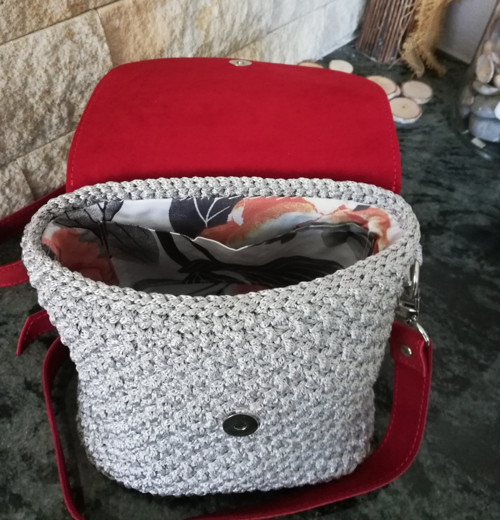 Crossbody s koženými komponenty — foto 5
