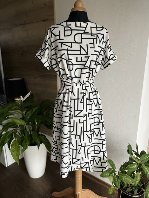 Elegantní šaty — foto 2