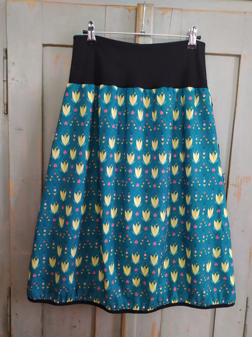 Retro flowers ... midi suknička L/XL — foto 2
