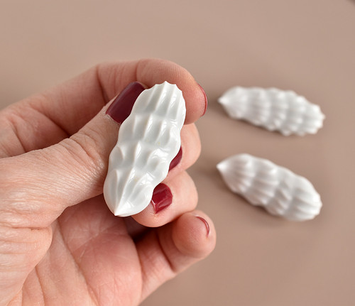 Porcelánová brož - Šlehačka — foto 3