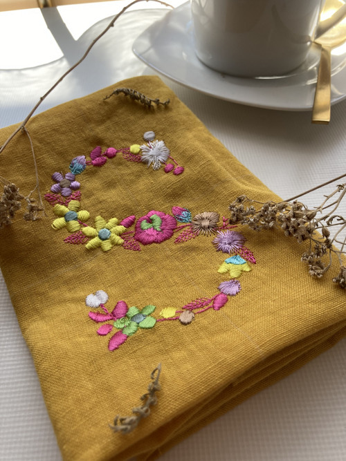 Ľanová utierka s výšivkou ,,MONOGRAM" — foto 4