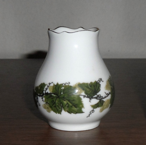 Porcelánová VÁZIČKA, vinné listy, zn. Triptis — foto 2