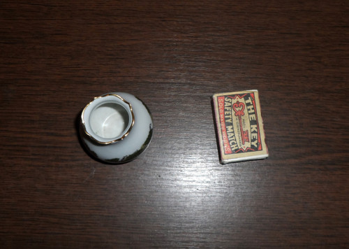 Porcelánová VÁZIČKA, vinné listy, zn. Triptis — foto 5