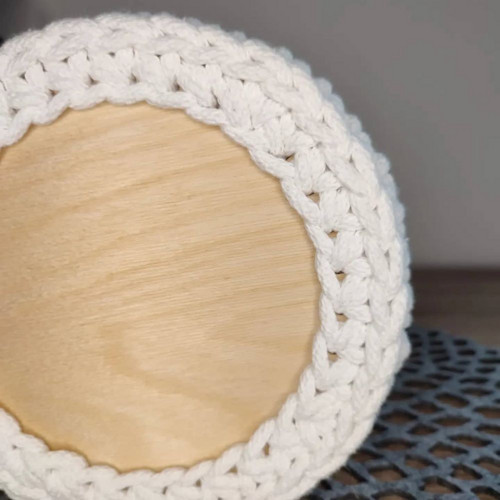 Háčkovaný košík s dřevěným dnem *15cm* — foto 3