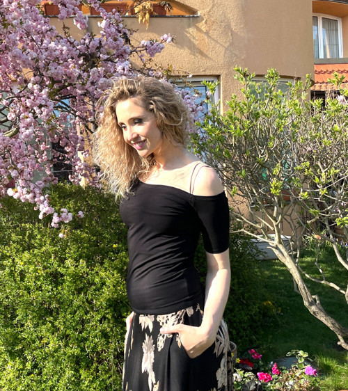 Dvoudílné tričko černo béžové — foto 3