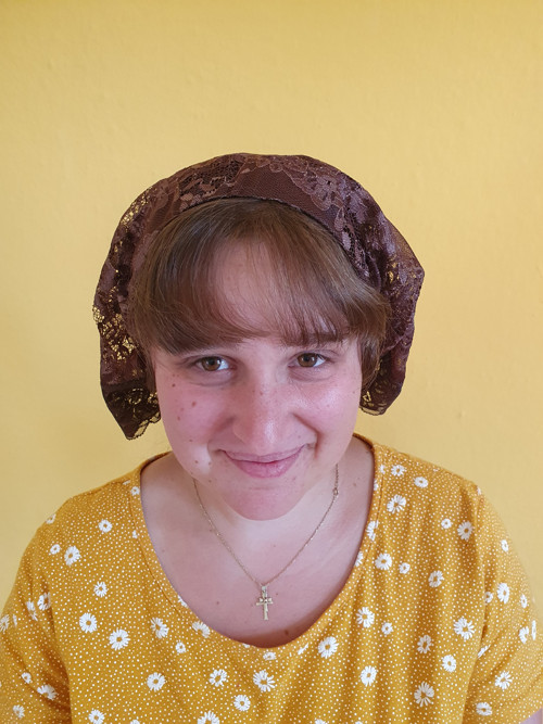 Mantilka vázací - hnědá — foto 2