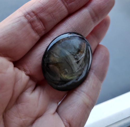 Labradorit, ID 2518, průměr 29 mm — foto 5