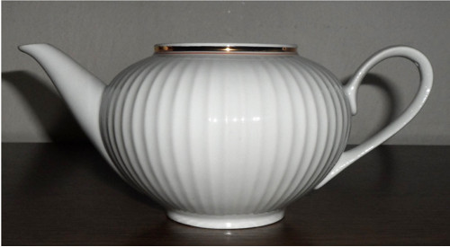 Porcelánová KONVIČKA ozdobně vroubkovaná — foto 5