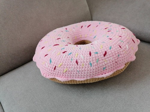 Háčkovaný donut - polštář, podsedák — foto 2