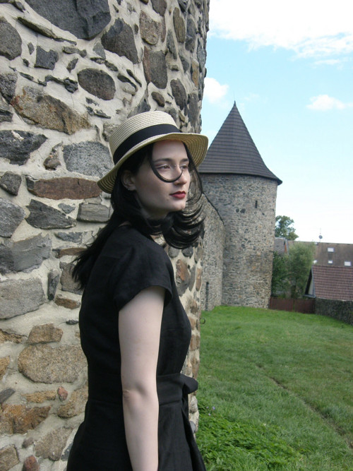 Lněné zavinovací šaty černé — foto 2