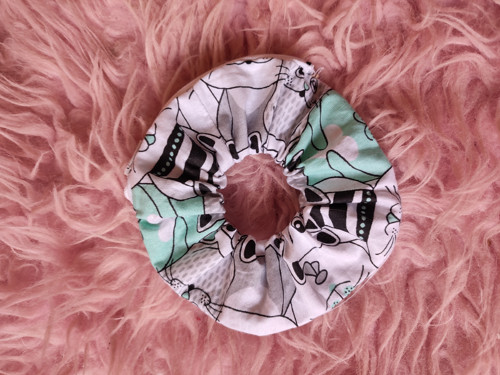 Scrunchie zipper kočičková gumička s kapsičkou — foto 3