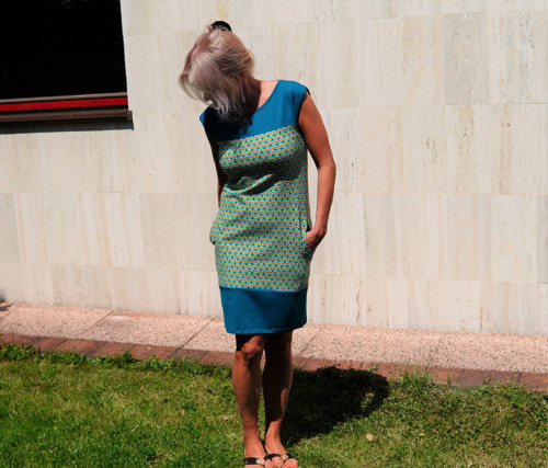 Letní šaty s kapsami — foto 3